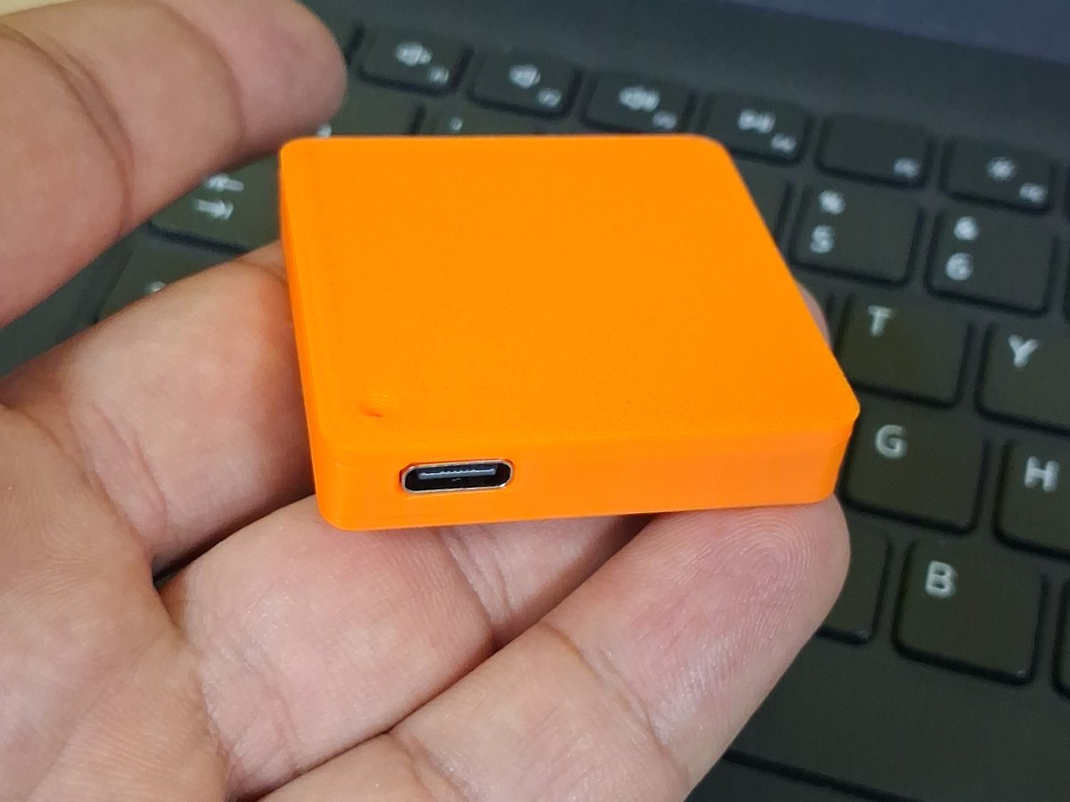 idfy Receiver in hand